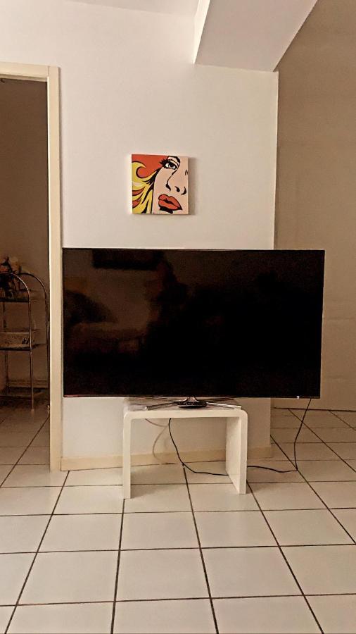 אובייר Chambre D'Hotes The Yellow Cube מראה חיצוני תמונה